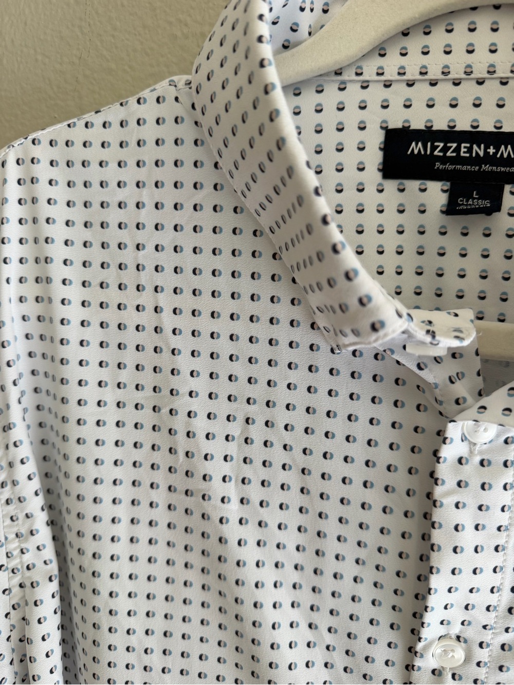 Mizzen+Main White Dress Shirt with Navy Dot Pattern